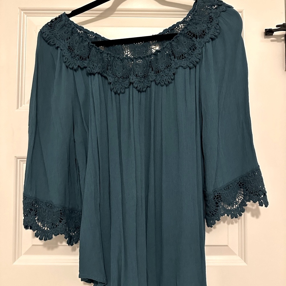EUC 3/4 SLEEVE PEASANT TOP IN TEAL W LACE ACCENT TRIM WORN ONCE - Picture 2 of 4